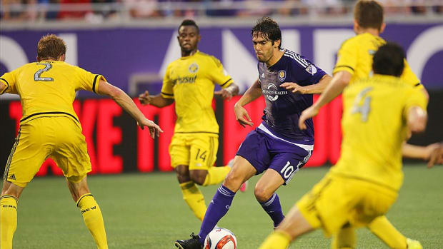 kaka-double-nutmeg-vs.-crew.jpg
